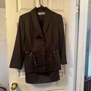 Women's Tahari Arthur S. Levine Black and Tan Skirt Suit Set.  Size 10.  NWT.
